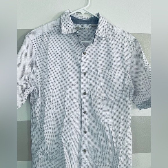 100% Cotton White and Red Casual Button Down Shirt with Classic Dots - Picture 7 of 9
